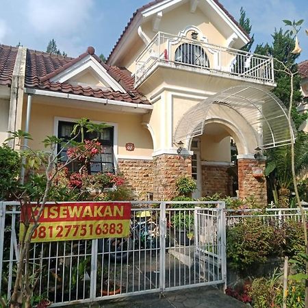 Villa Kota Bunga Cipanas 3 Kamar Baru Renovasi Full Wifi Cikundul Exterior foto