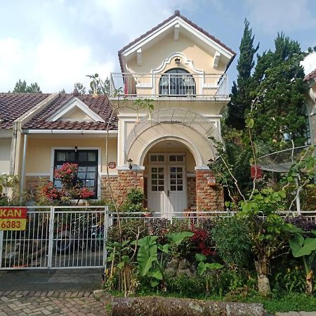 Villa Kota Bunga Cipanas 3 Kamar Baru Renovasi Full Wifi Cikundul Exterior foto